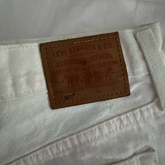 Levi 501 white denim shorts - Picture 3 of 5